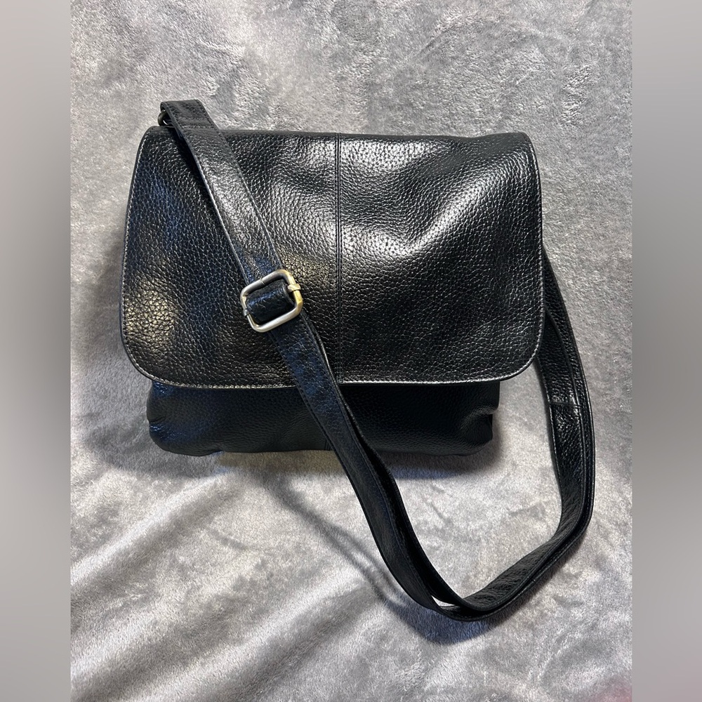 Latico Leather Co. Pebbled Leather Crossbody Messenger Bag - Picture 2 of 13